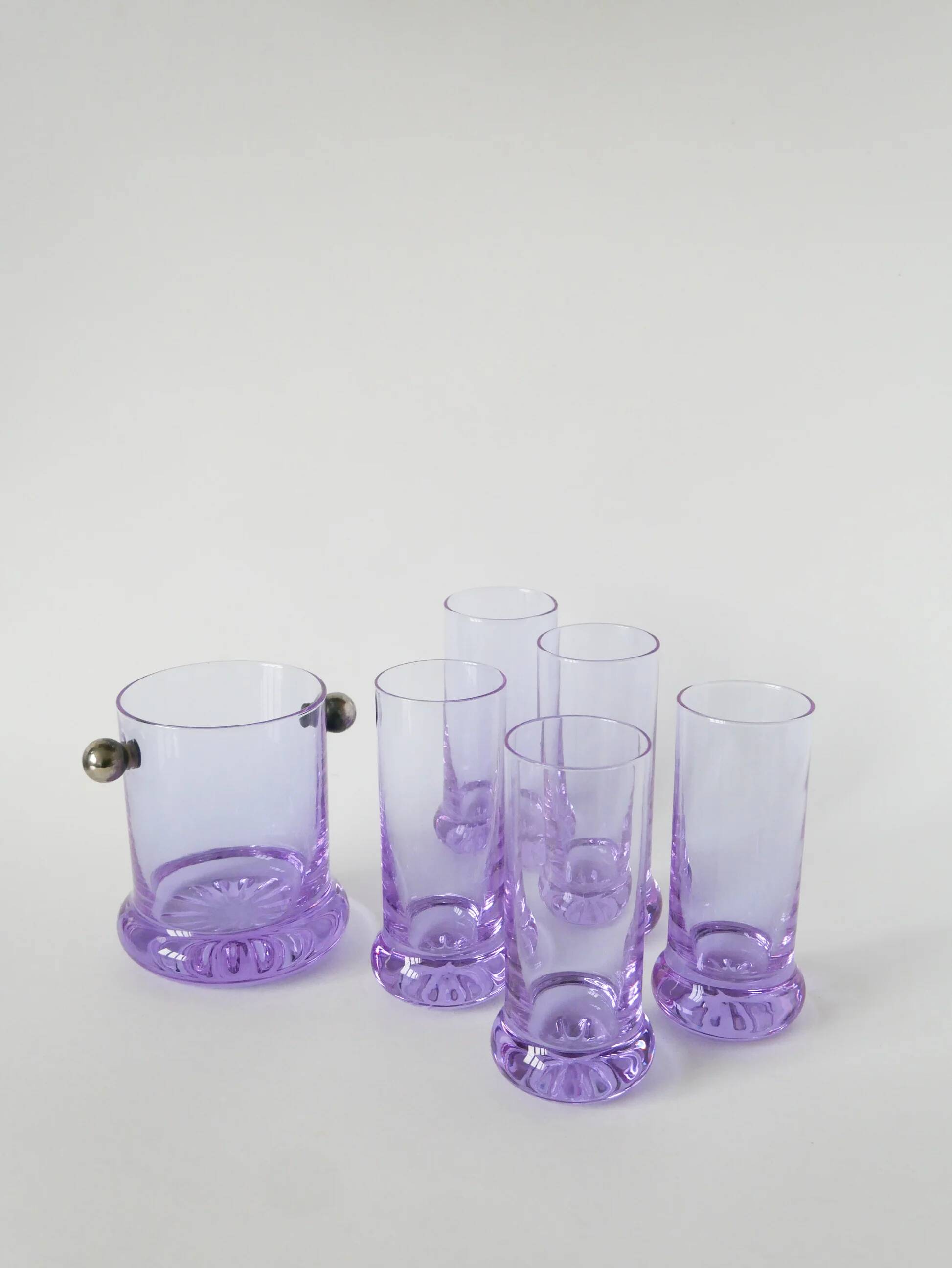 Set consisting of 5 cocktail glasses and an ice bucket, purple and chrome, made in Italy, 1960.