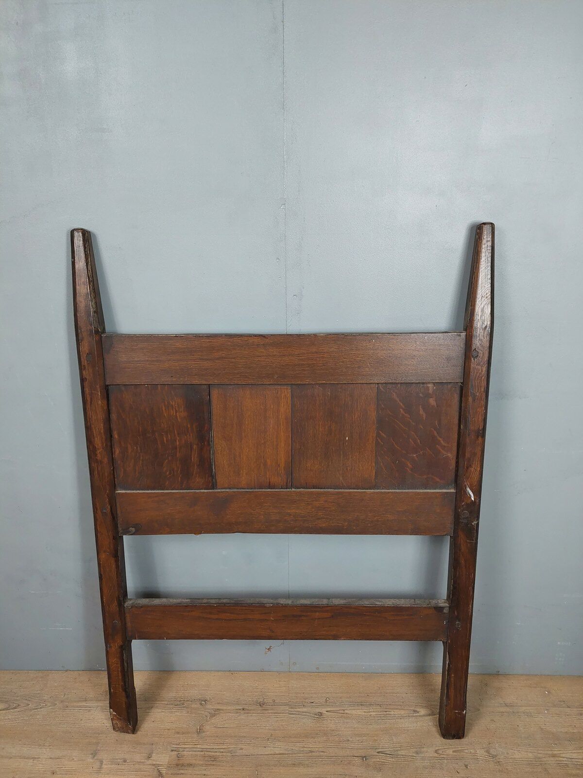 Bed a rustic square of the brand Vono