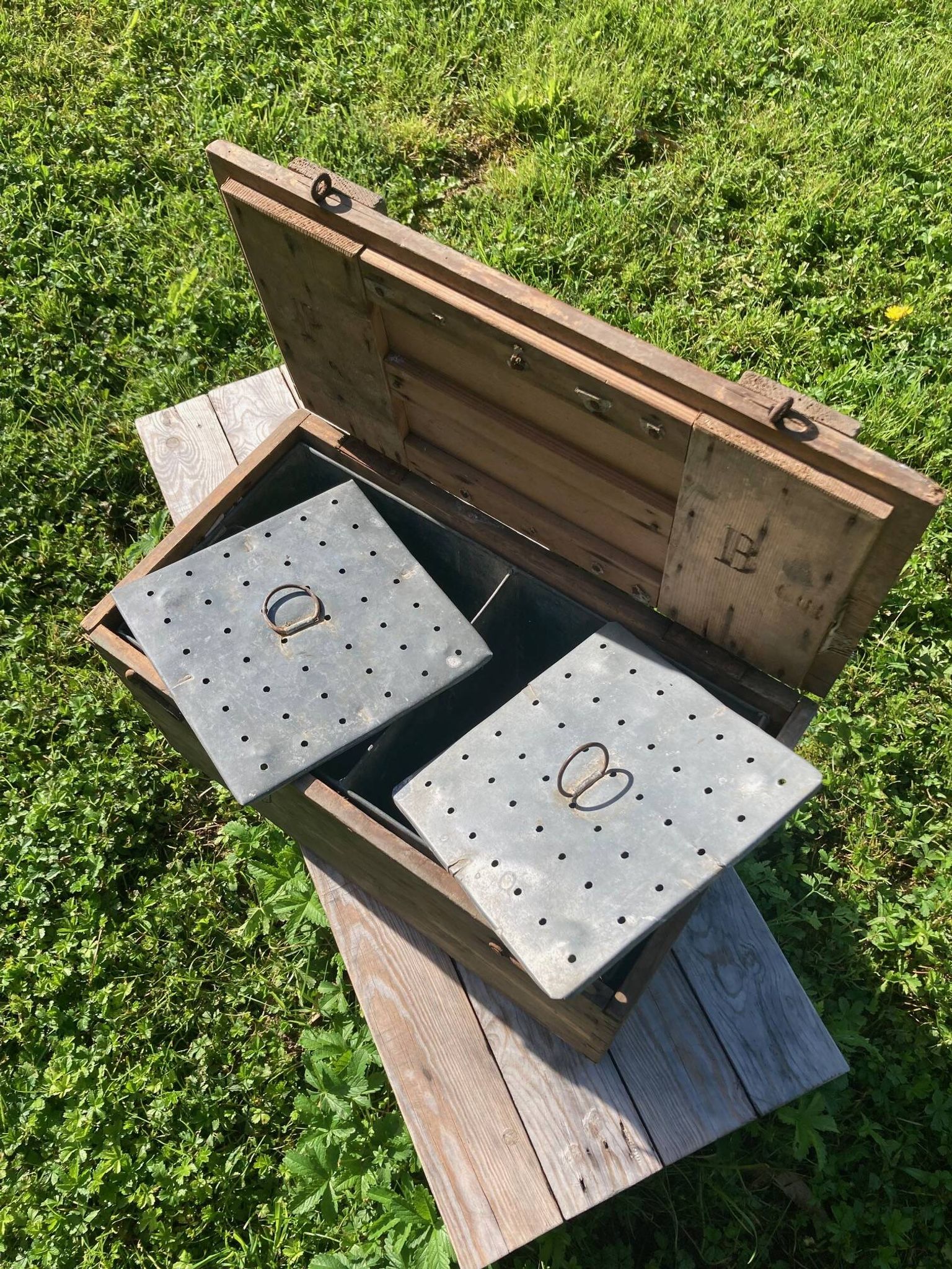 Old wooden and zinc crate, with handles. 1900, heating system
