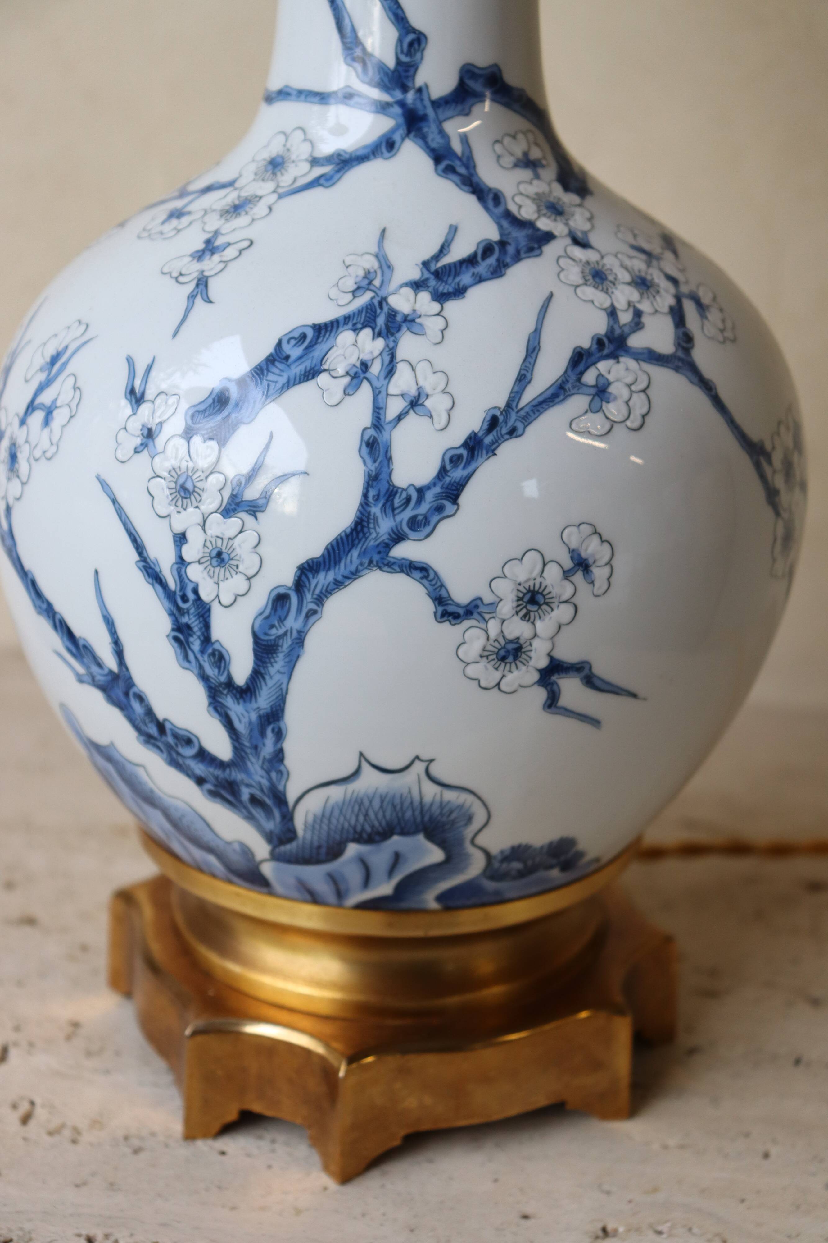 Hollywood regency Chinese porcelain from Paris table lamp