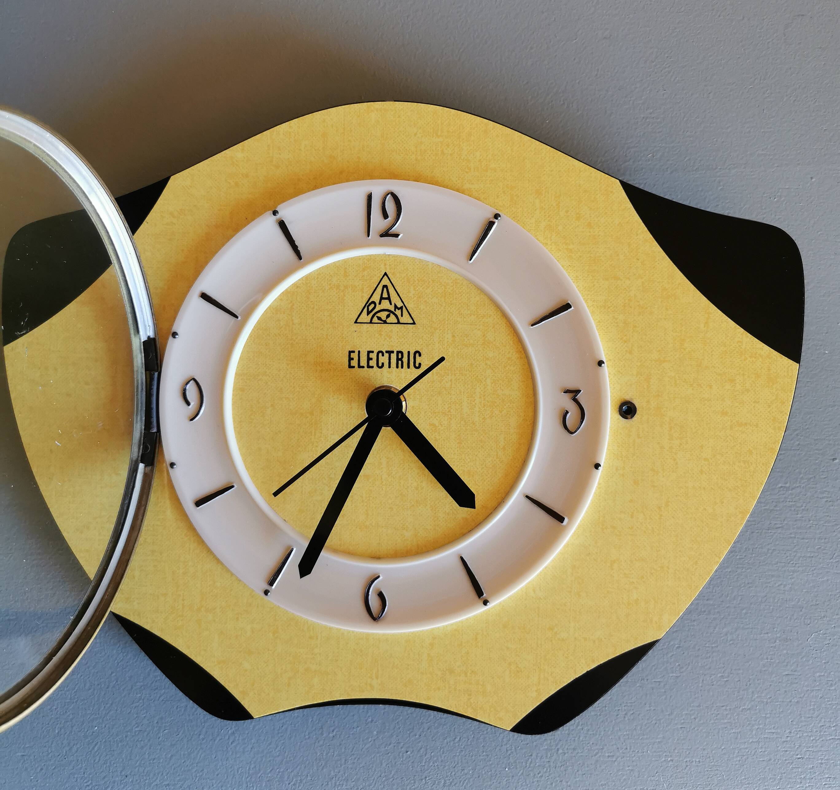 Vintage formica clock silent wall clock 60s "DAM electric yellow black"
