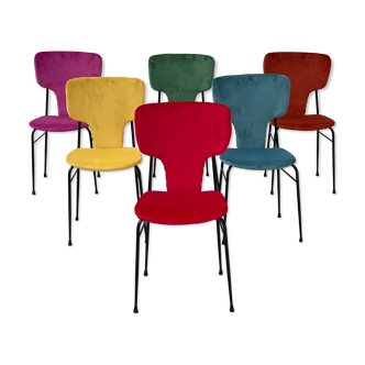 Chaises colorées de salle à manger