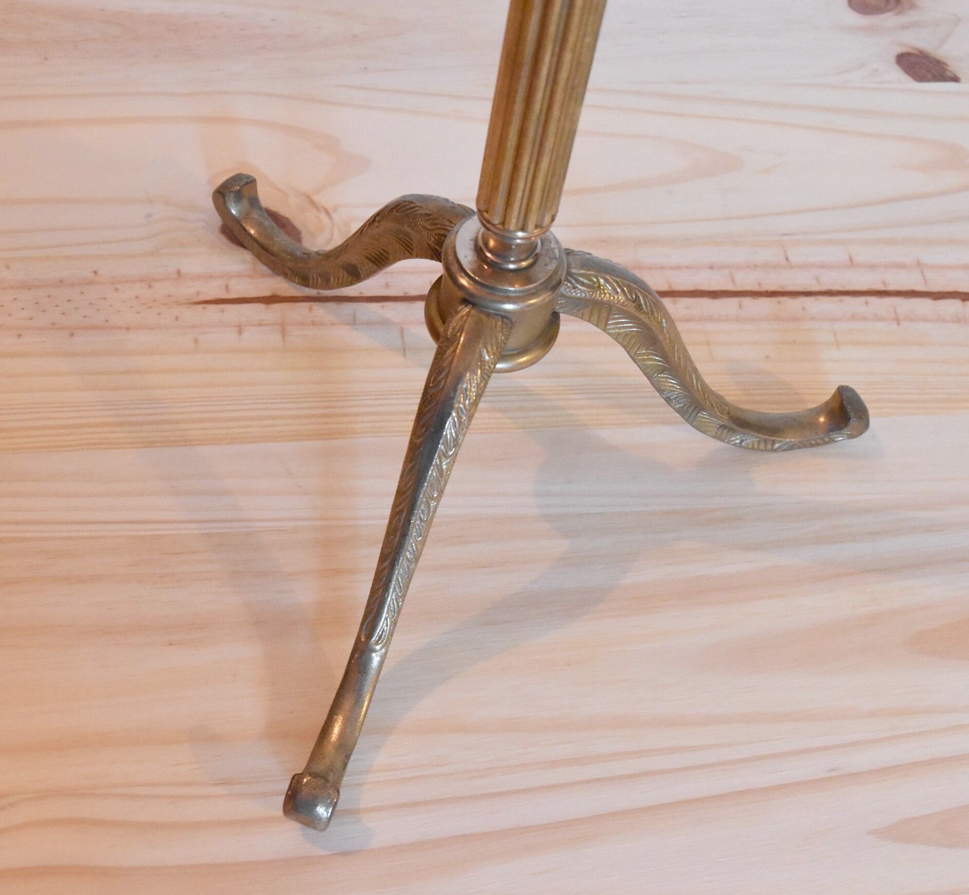 Retro night valet in brass and wood in Neoclassical style