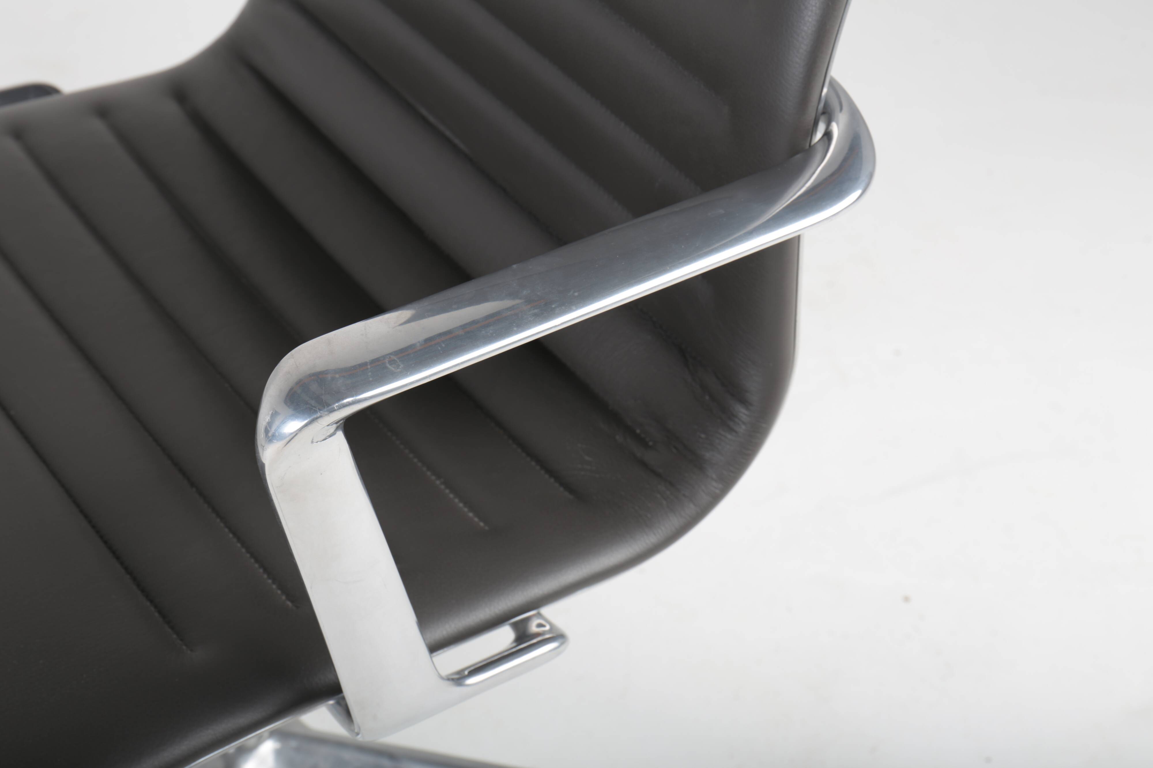 Paire de fauteuils de bureau ICF Una Chair Management