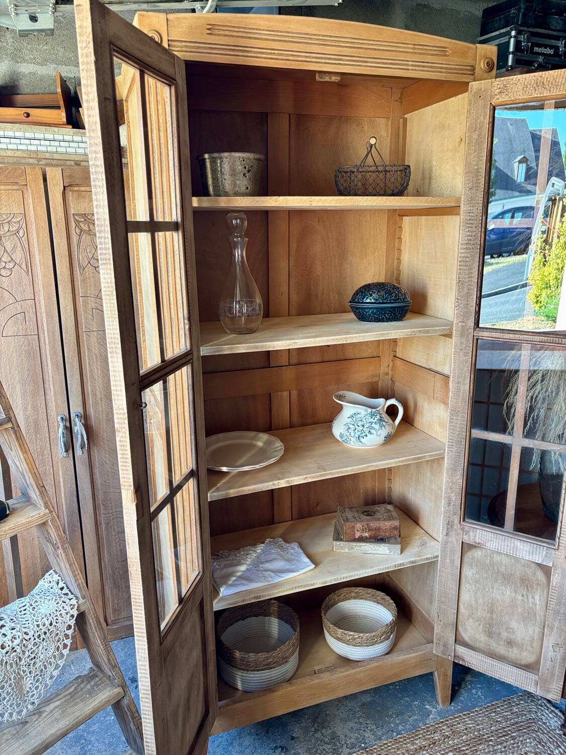 Parisian display case in raw wood
