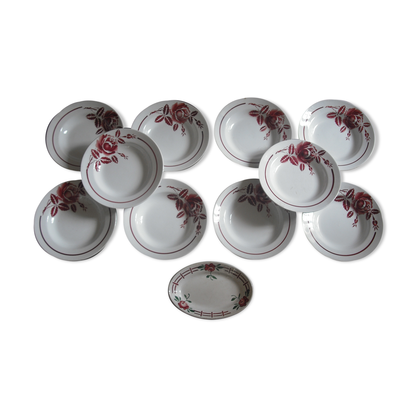 10 deep plates and 1 sink