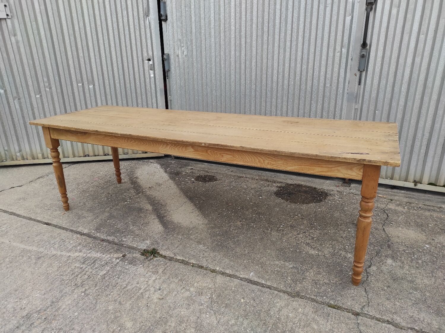 Farmhouse table turned foot and light wood 250cm