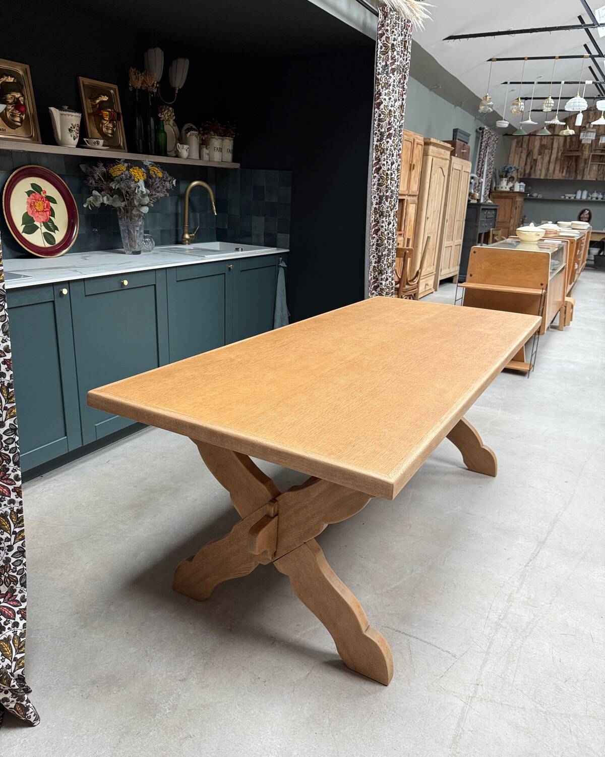 Grande table de ferme en chêne massif pieds croisés (rénovée)