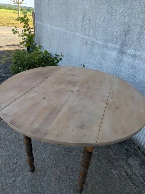 Table ronde rabattable