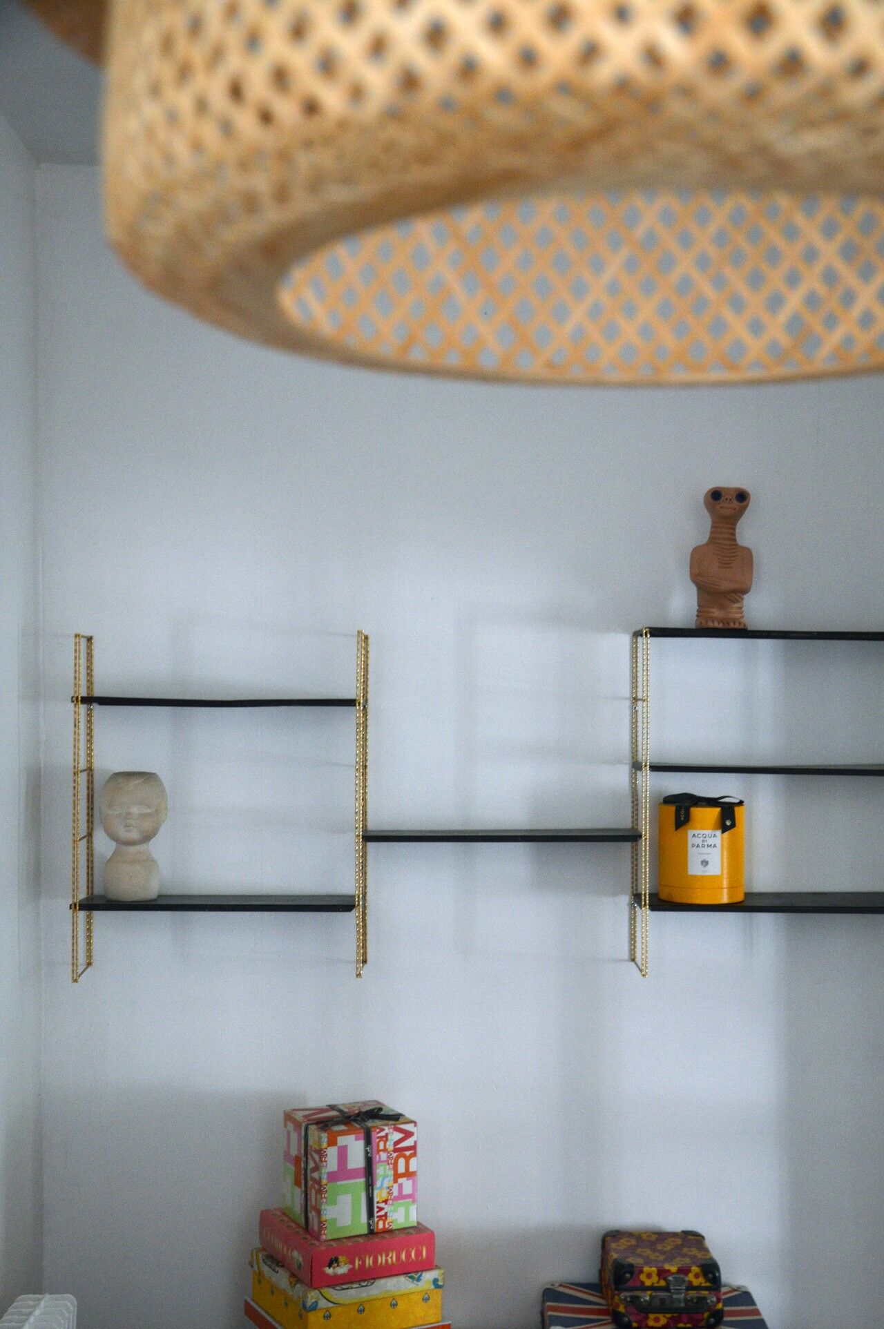 String shelf wall wired 50s