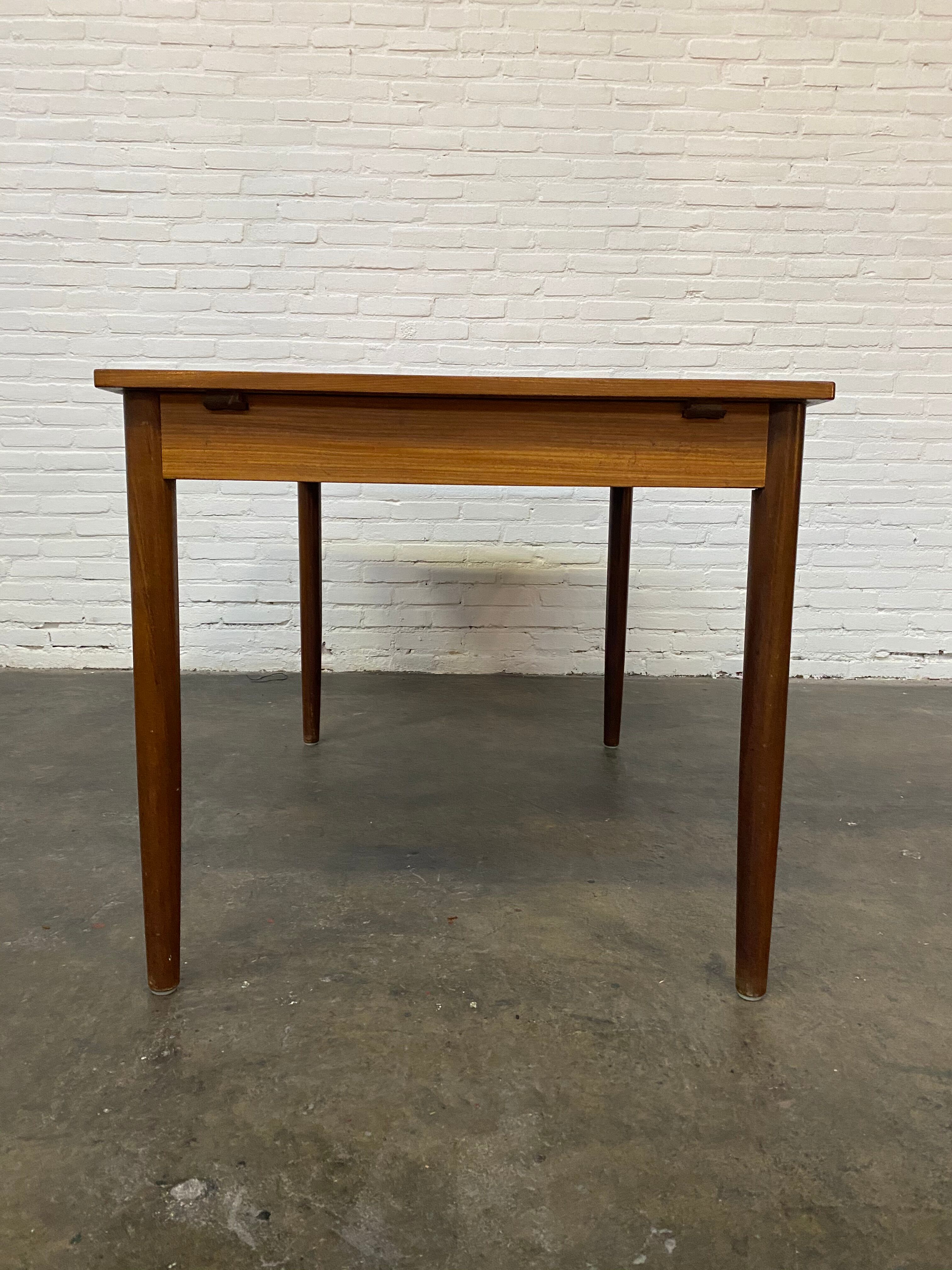Table extensible, années 1970