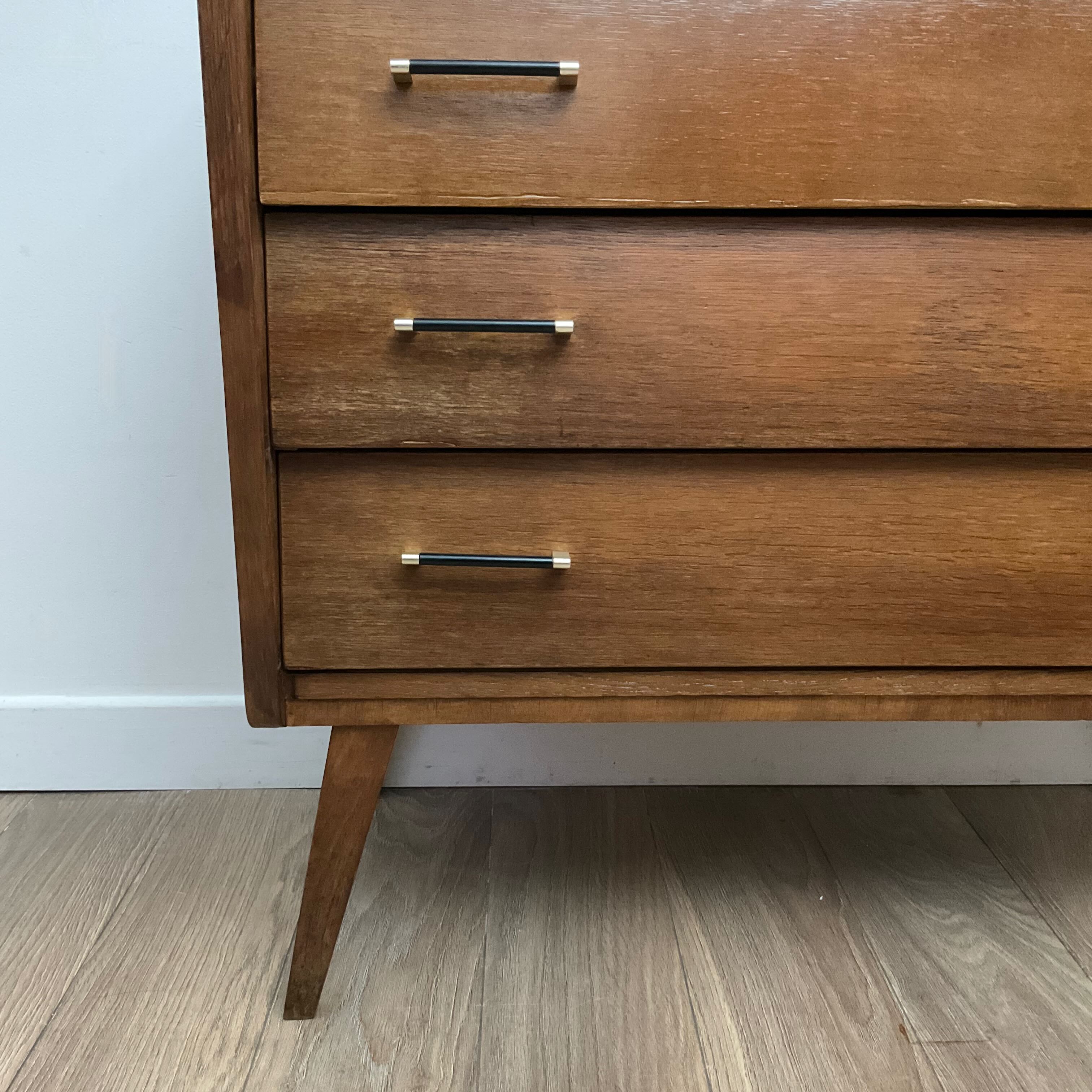 Chest of drawer compass feet