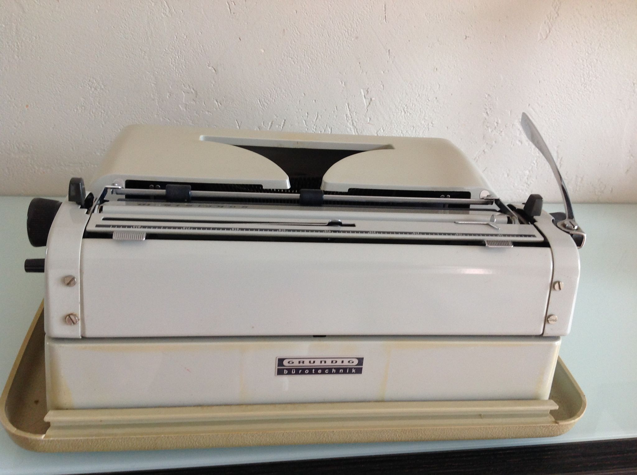 Triumph Gabriele 10 typewriting 1970