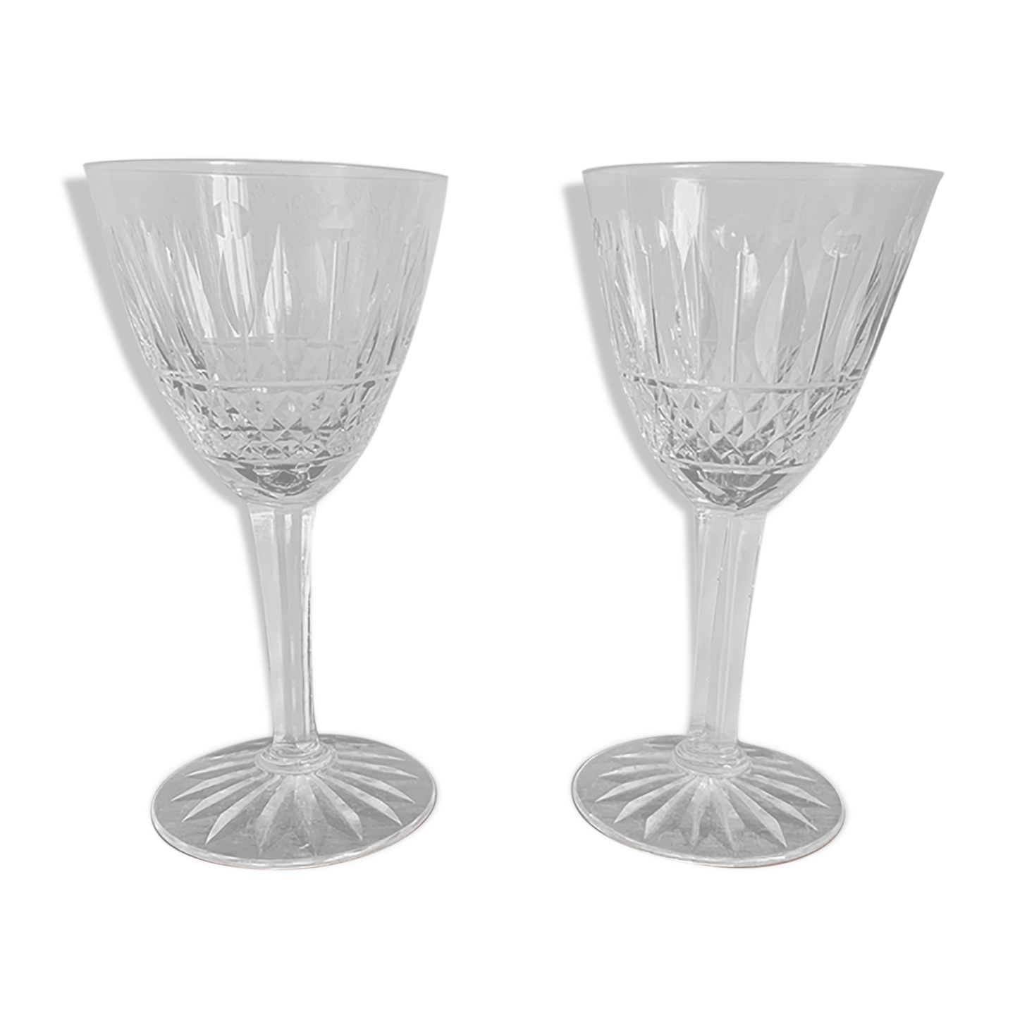 2 diamond crystal glasses