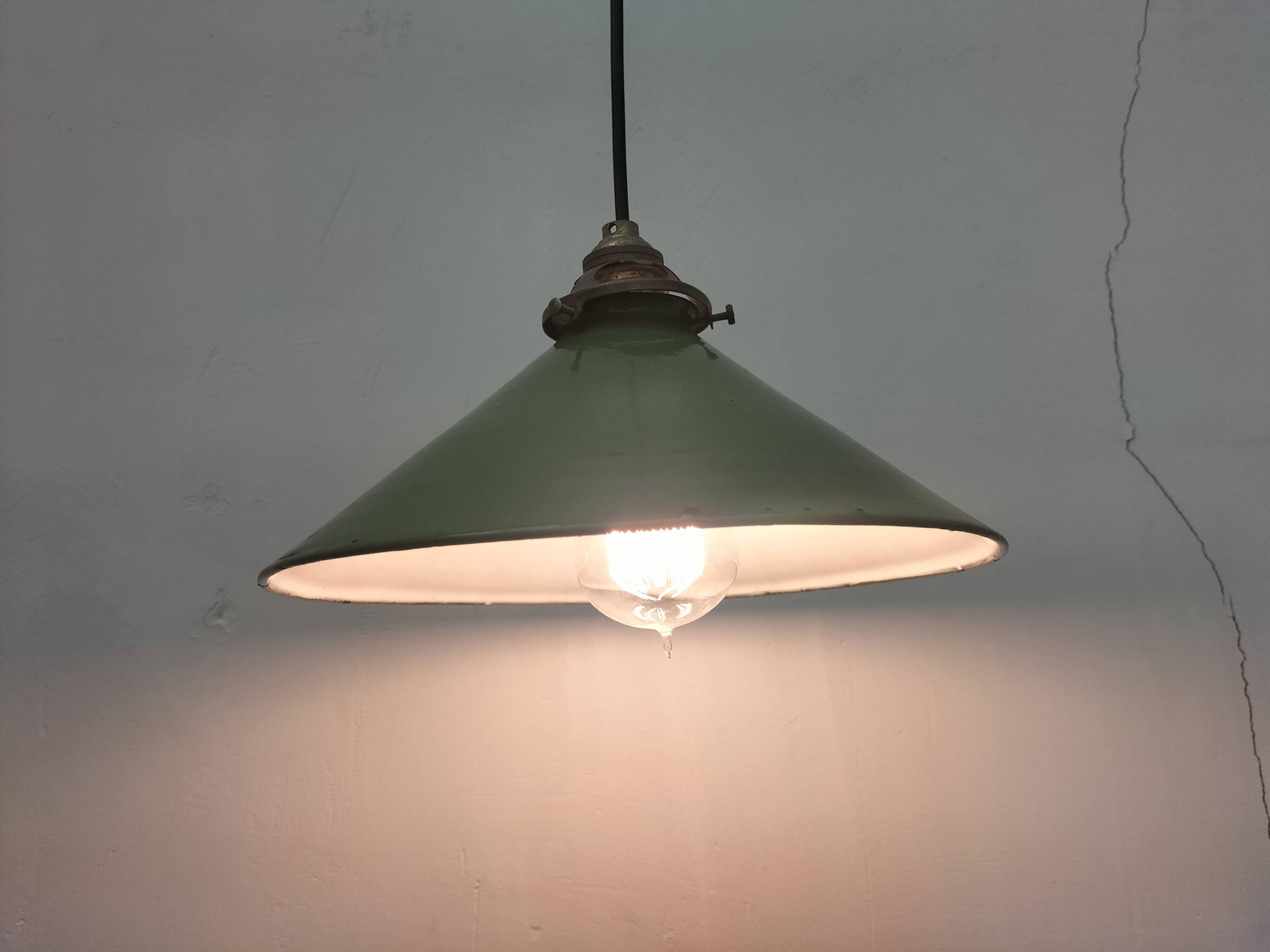 Enameled sheet metal cone pendant light