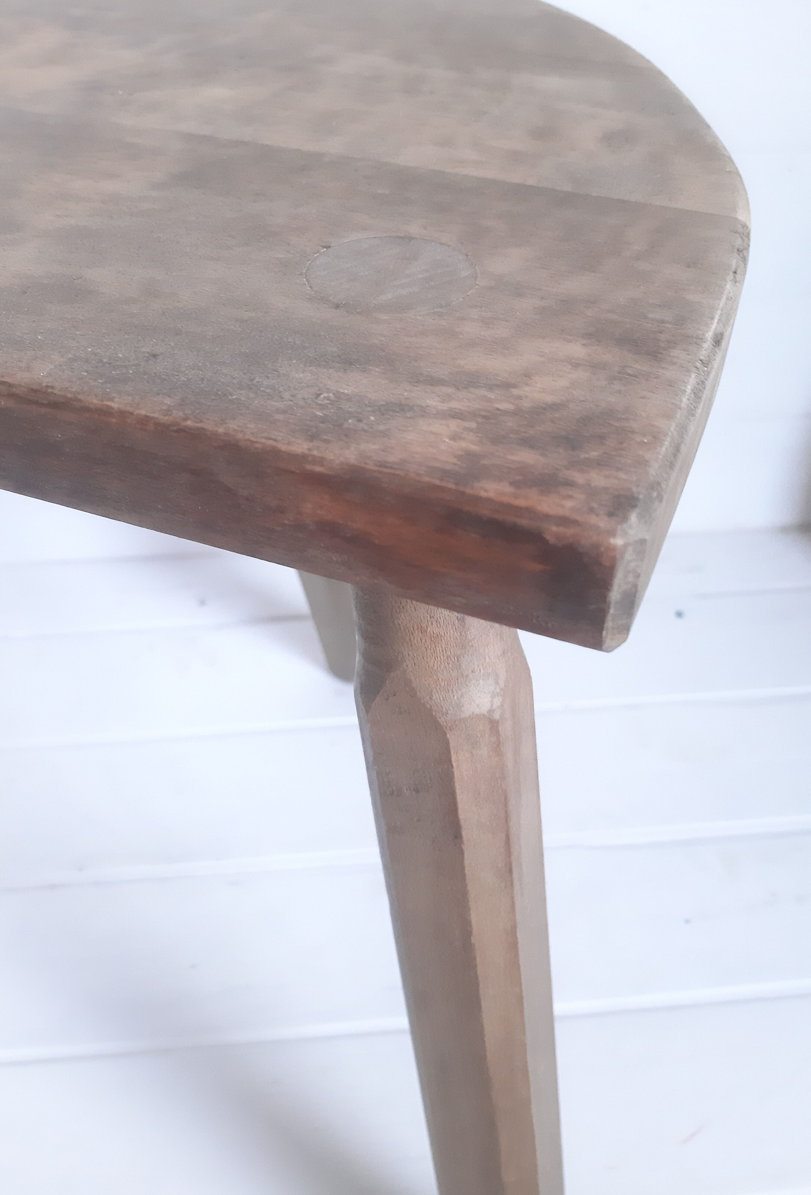 Tabouret tripode
