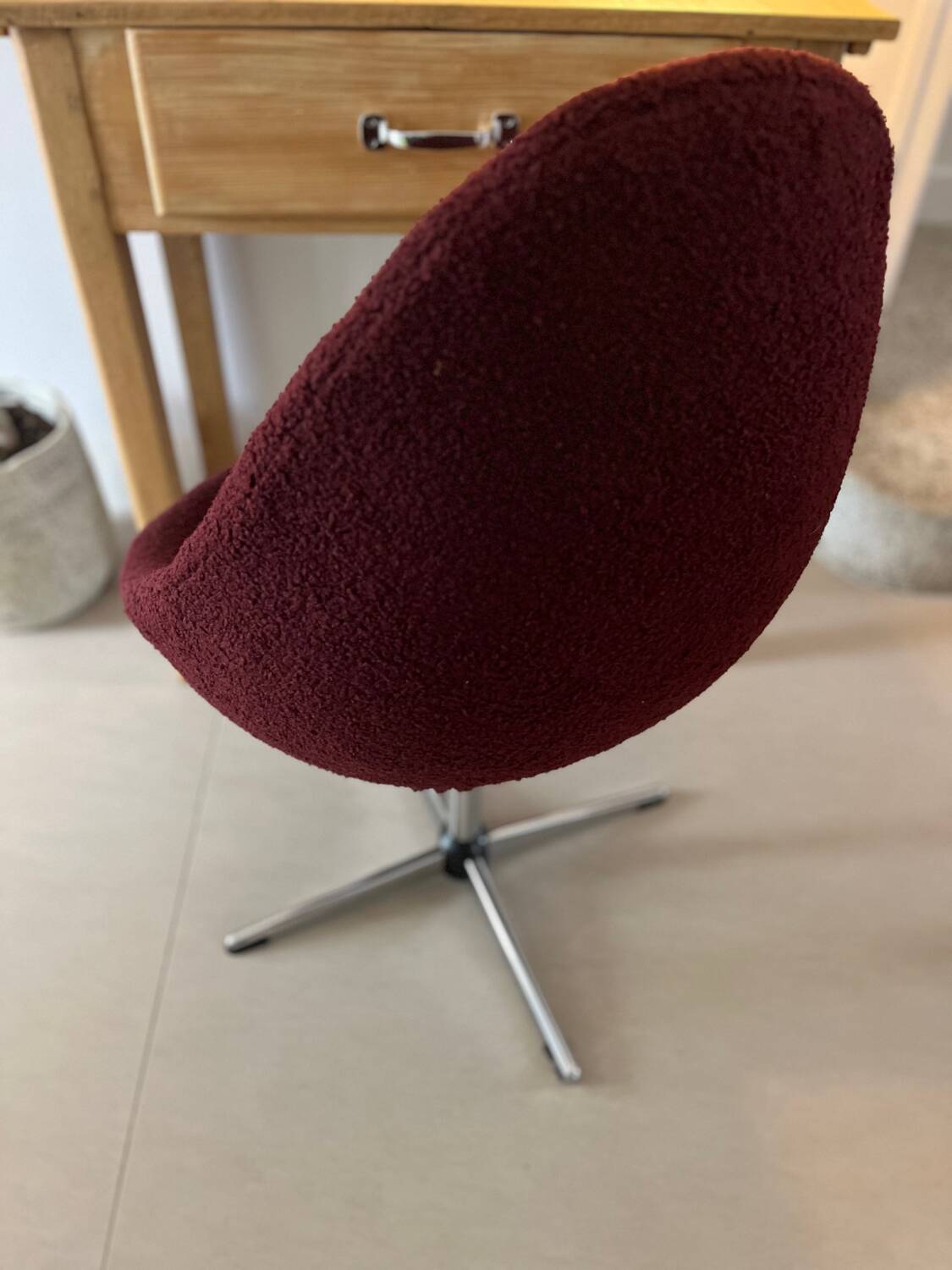Pair of vintage 1970s swivel egg chairs