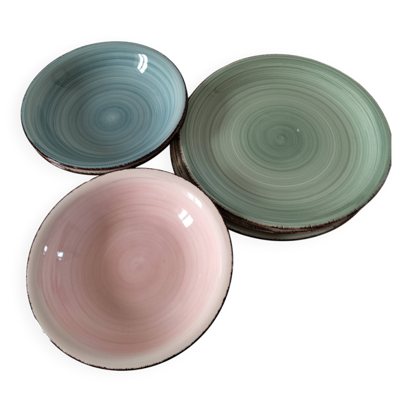 Ensemble de 7 assiettes plates et creuses vintage