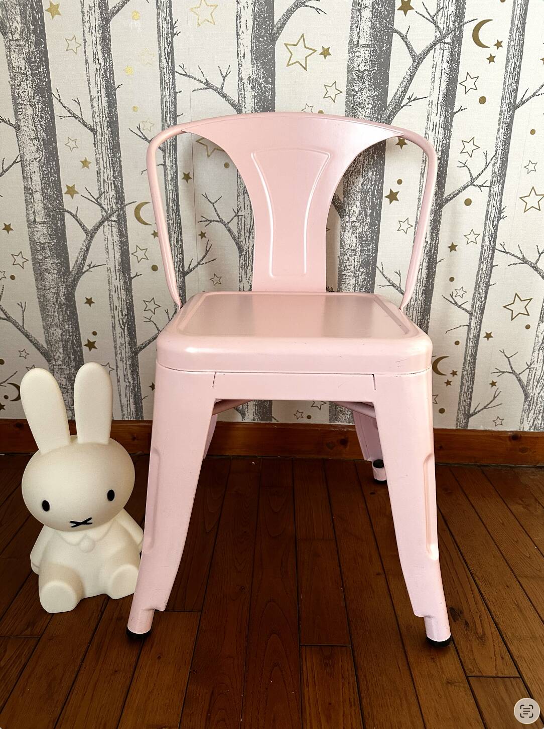 Metal children's chair