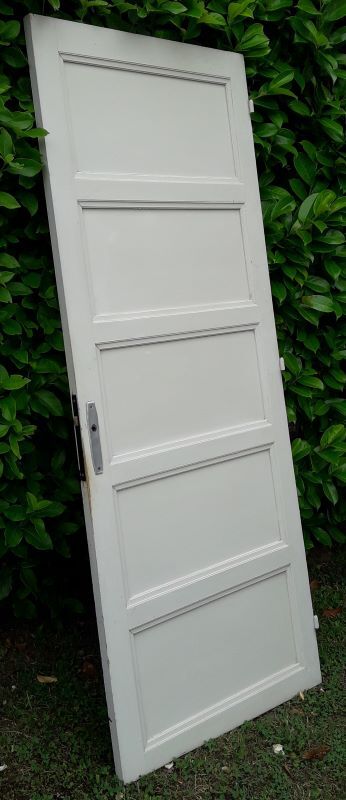 Porte vintage panneautée