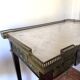 Table de salon , bureau style Louis XVI en bois, marbre et laiton