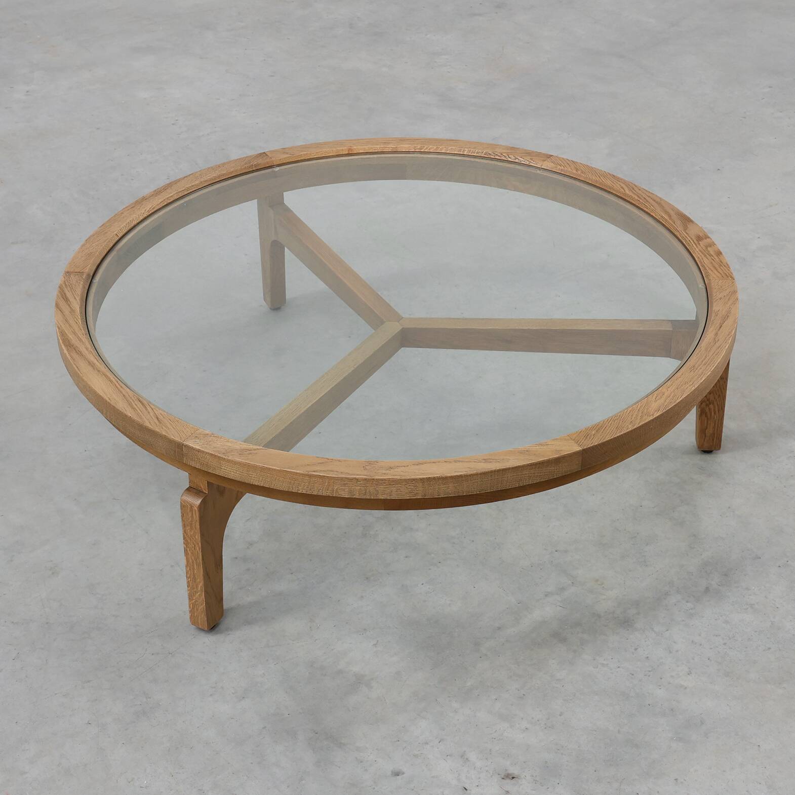 Table moderne en bois de cèdre et verre, Italie fin du 20e siècle