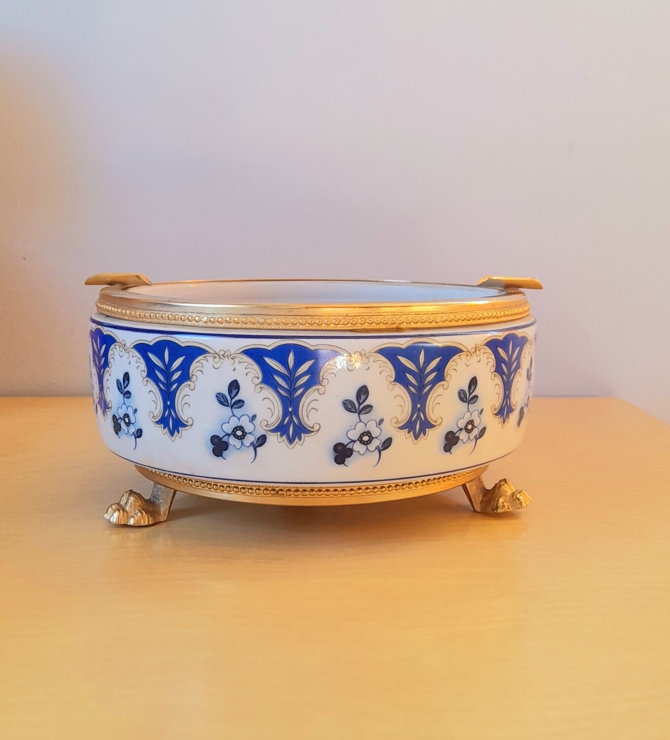 Porcelain and brass empty pocket