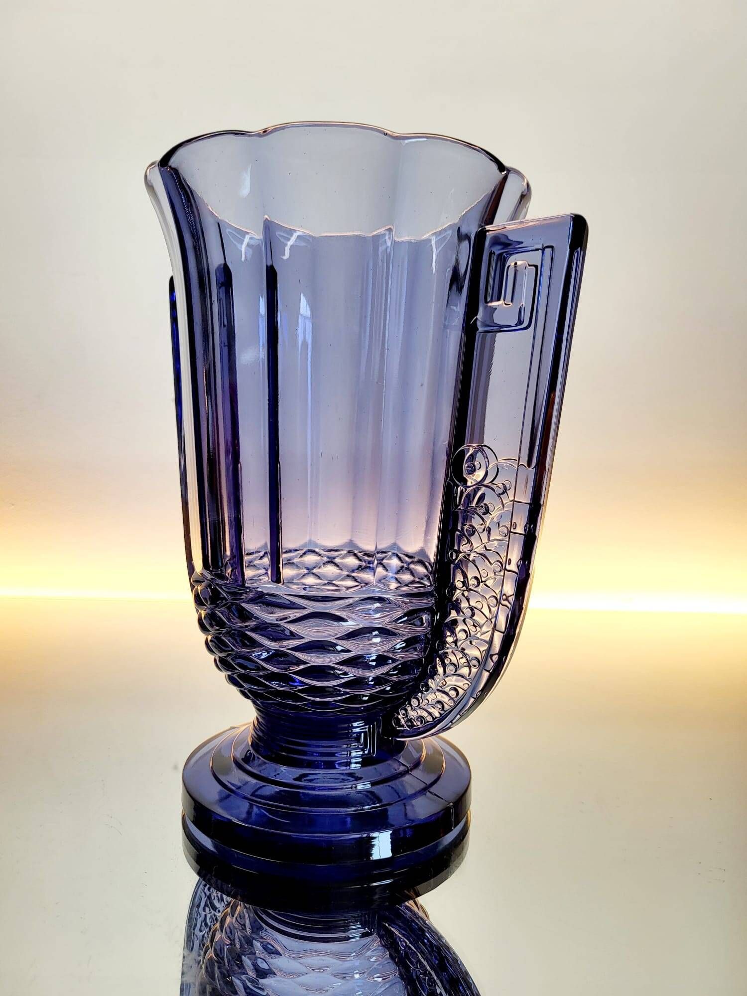 Val Saint Lambert Art deco vaas, serie Luxval model Romeo lila kleur België