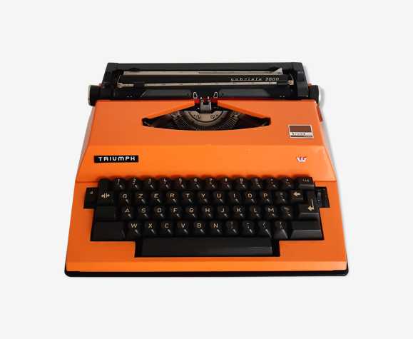 Machine à écrire vintage, rouge , Triumph Gabriele 2000, électrique