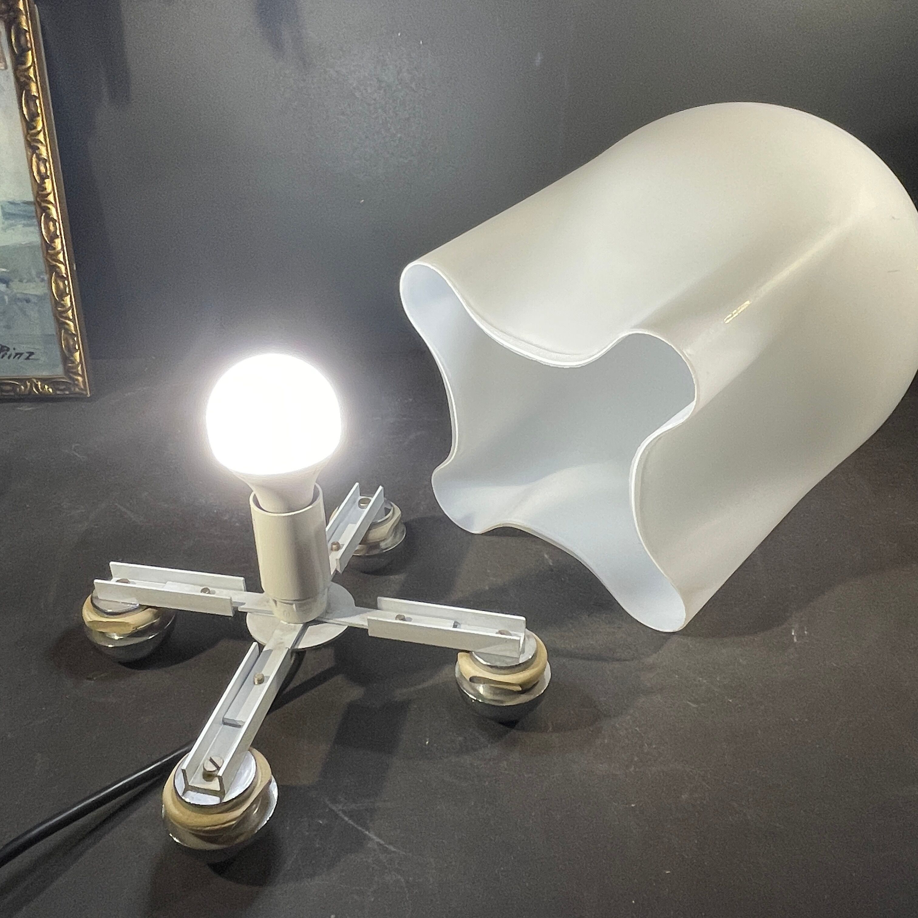 Giotto Stoppino for Tronconi in 1976, Table Lamp "Drop" in Opaline Lined Glass