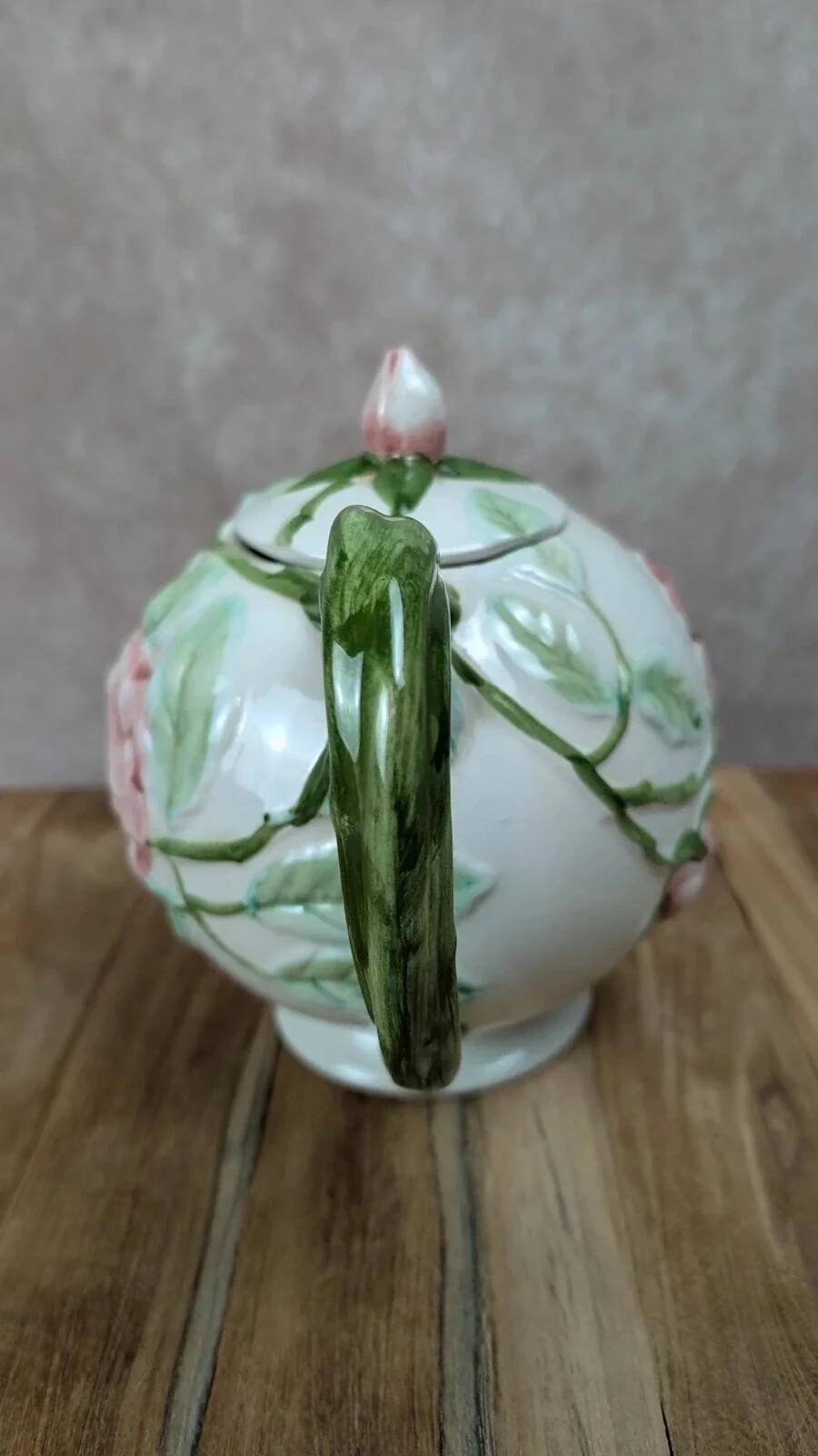 Antique ceramic teapot with floral design Fg