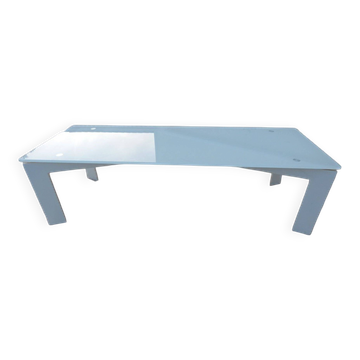Long modern coffee table in glass and off-white metal - as new.