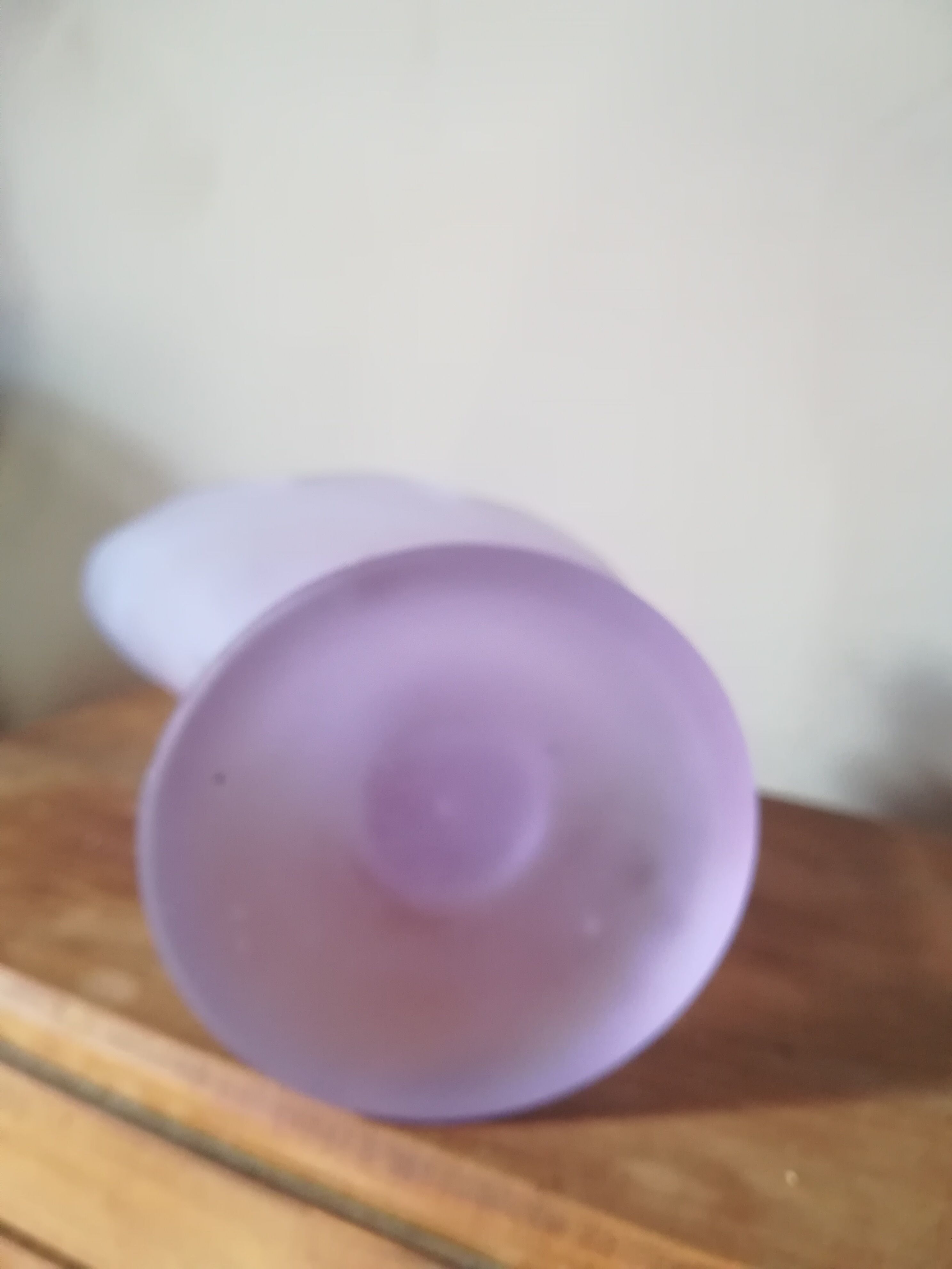 Vase cornet en verre poli