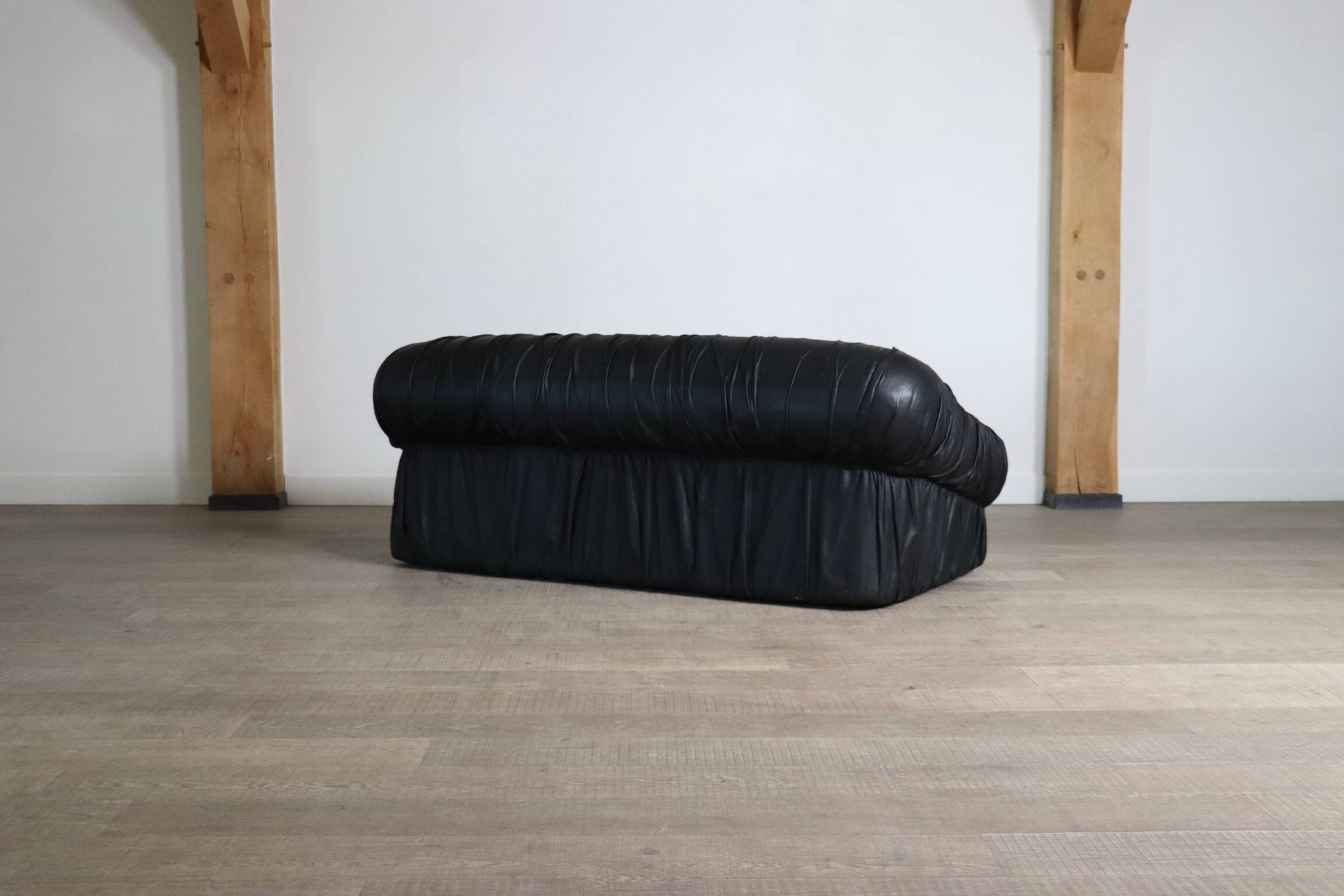 Vintage sofa by De Pas D’Urbino & Lomazzi in black leather for Dall’Oca, 19