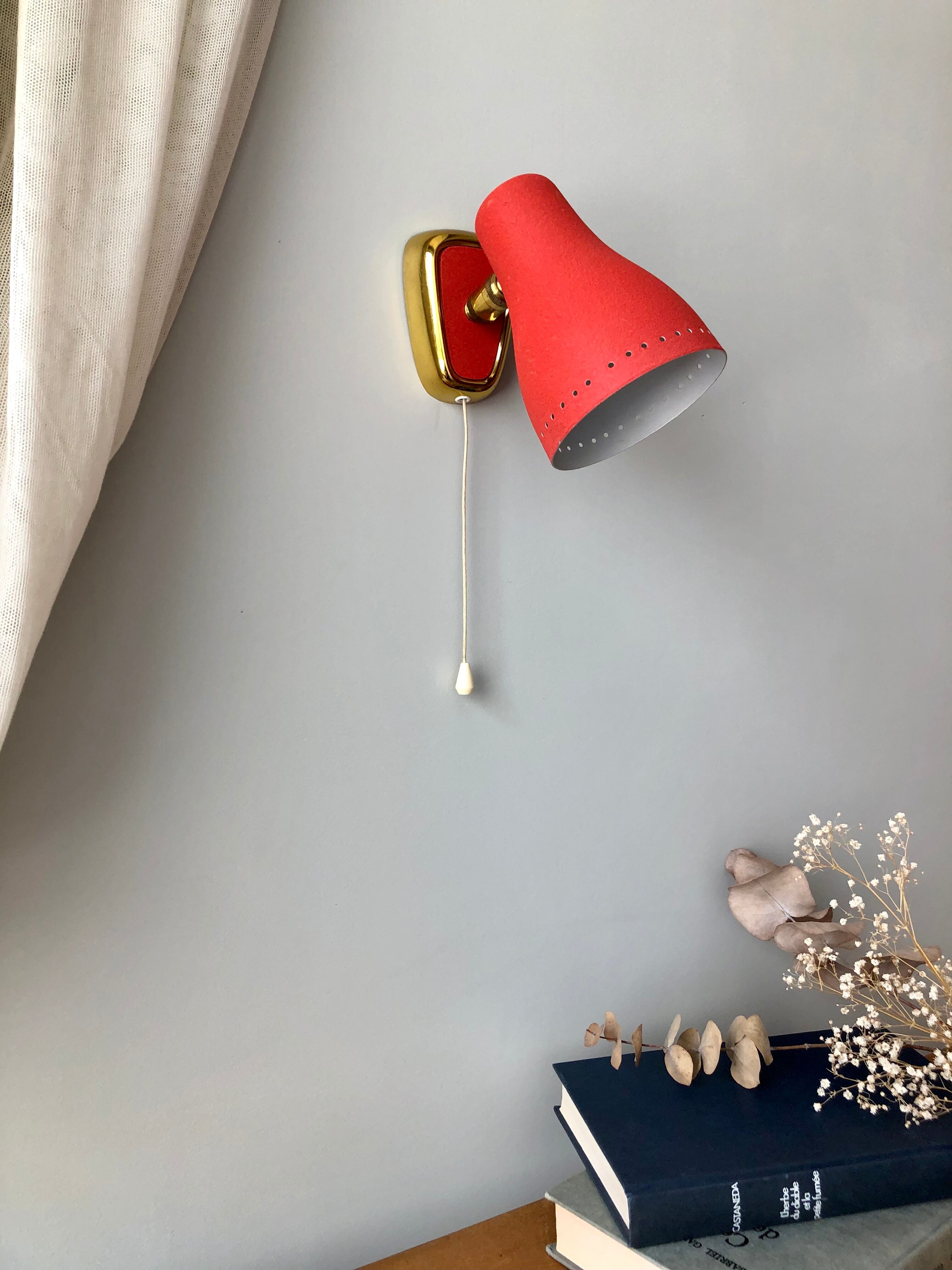 vintage pull-out wall lamp