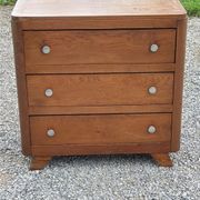 Commode vintage en chêne pieds compas 3 tiroirs des années 50