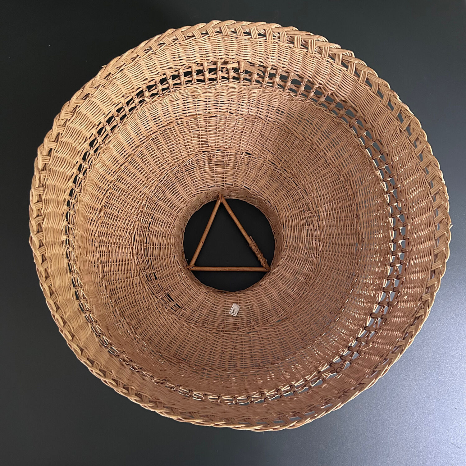 Suspension en rotin clair