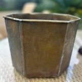 Magnificent mahogany planter