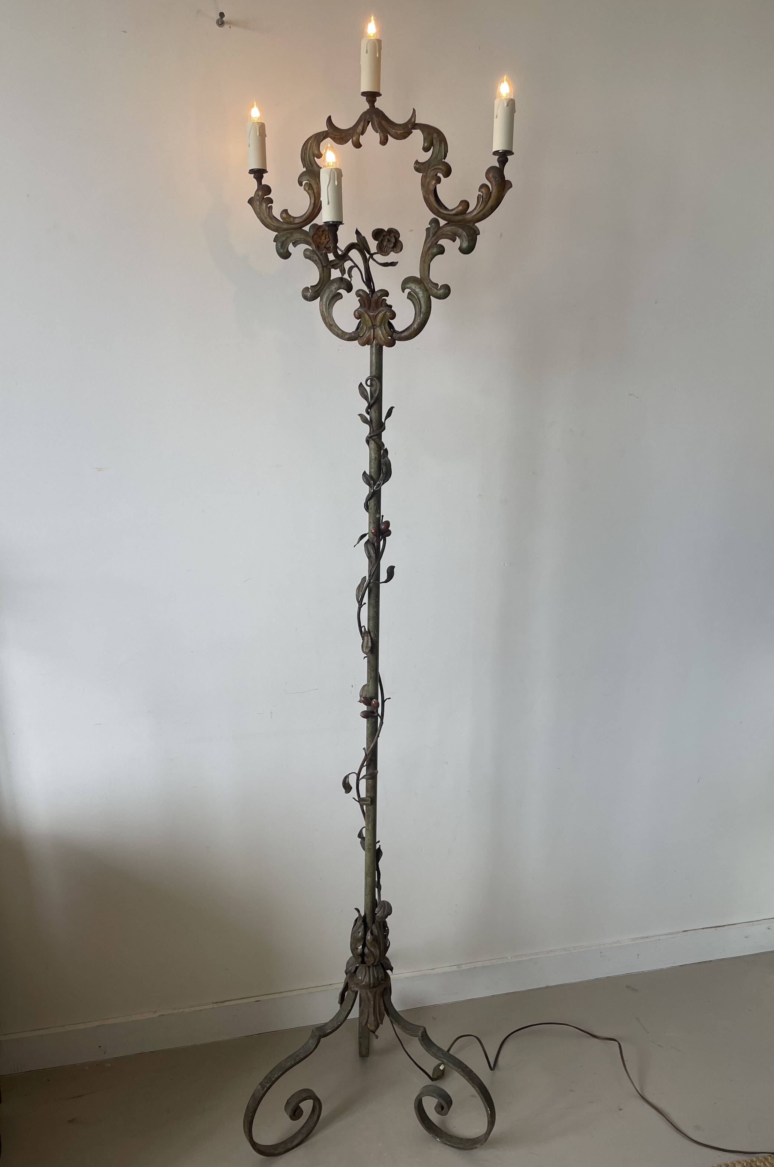 Florentine floor lamp in old painted sheet metal
