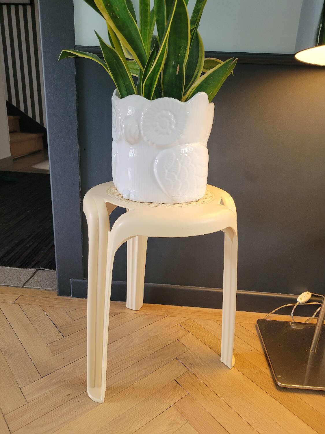 Tripod stool stamp Henry Massonet