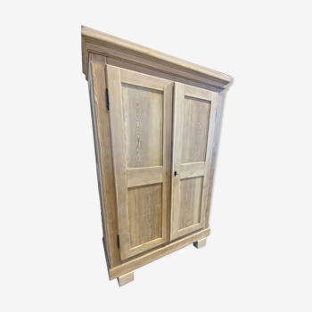 Armoire en sapin