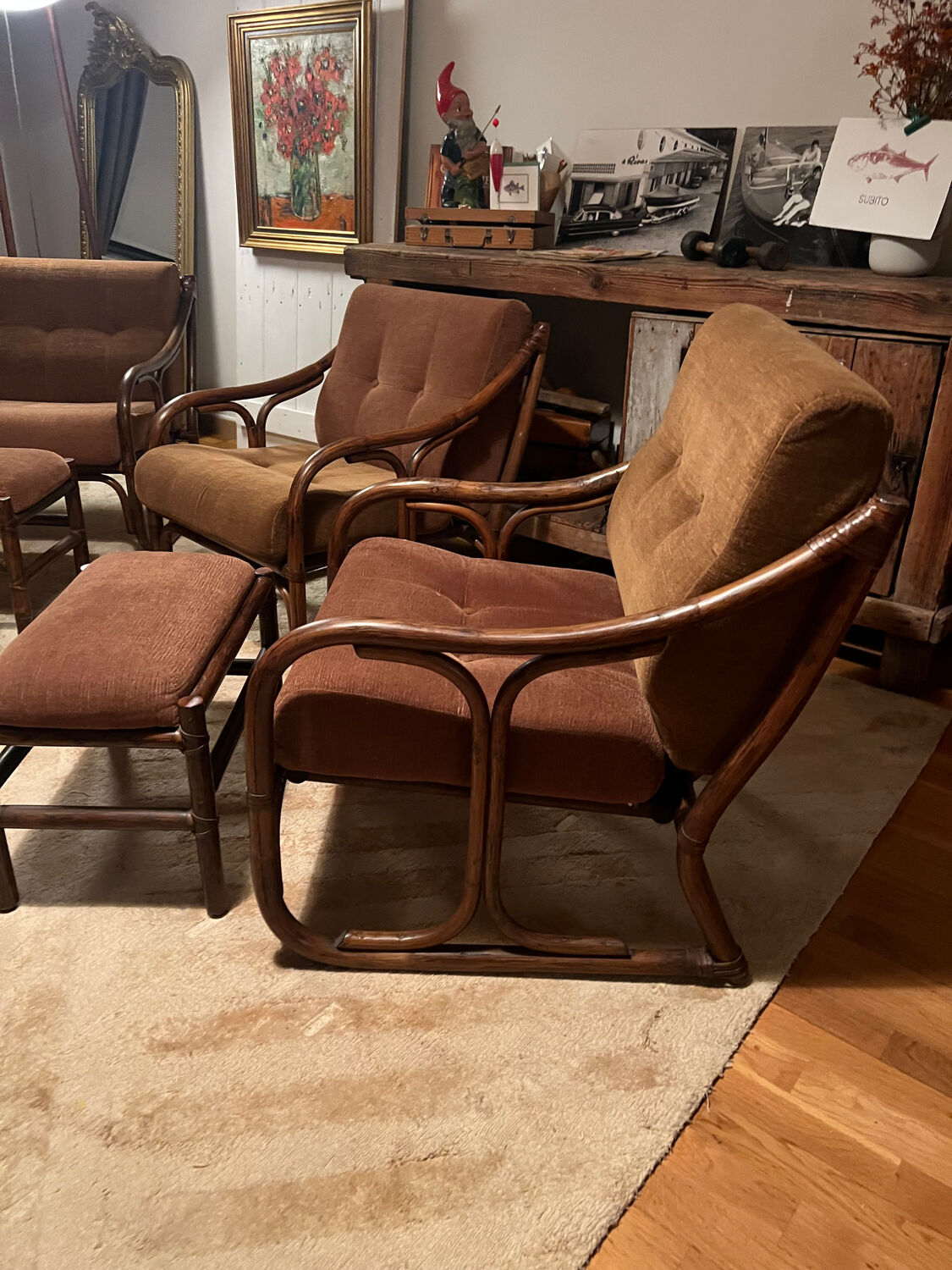 Vintage 70s velvet rattan set.