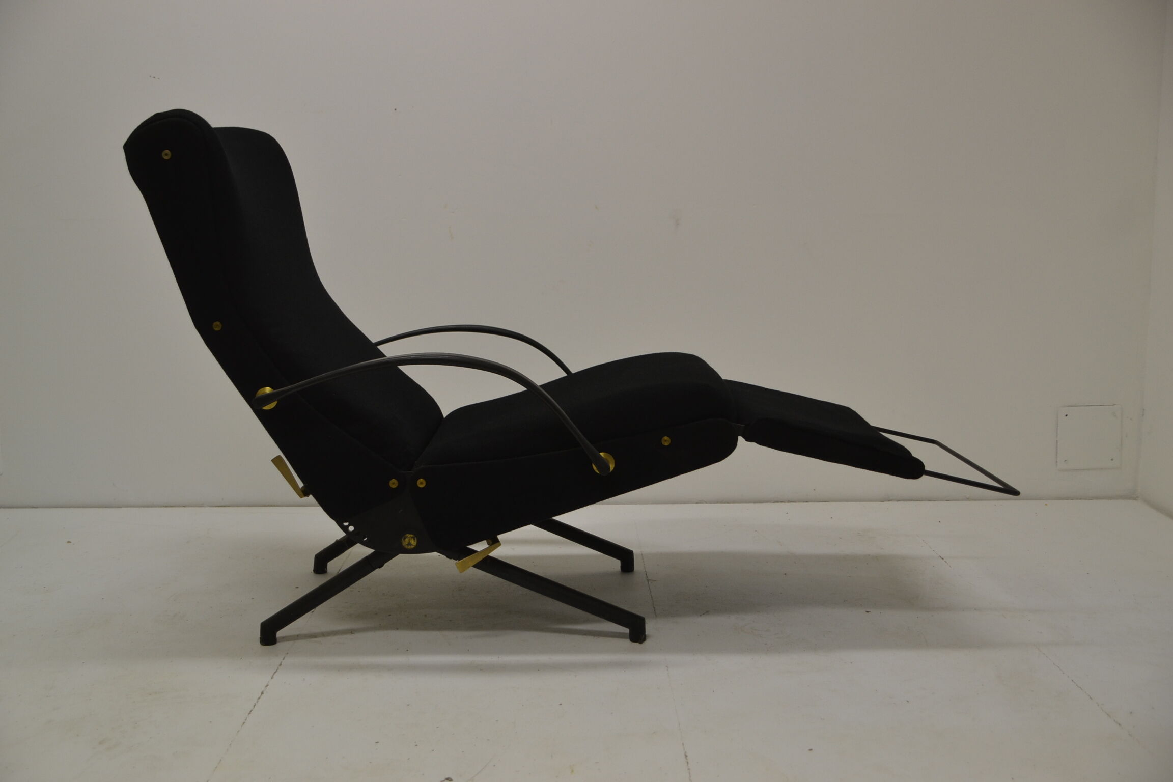 Fauteuil P40 d'Osvaldo  Borsani pour Tecno 1954