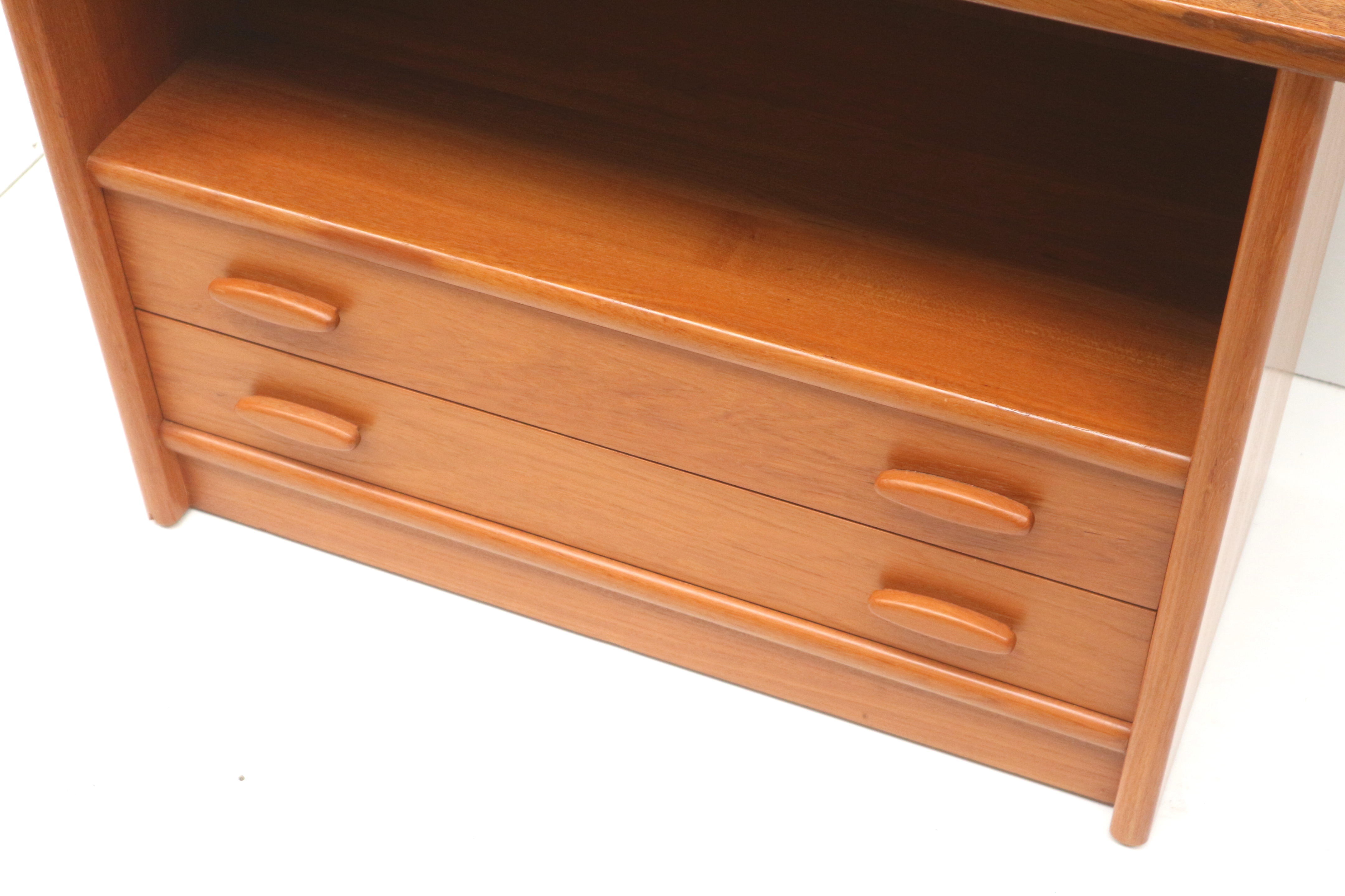 Buffet de télévision vintage par Dyrlund fabriqué dans les années 1960