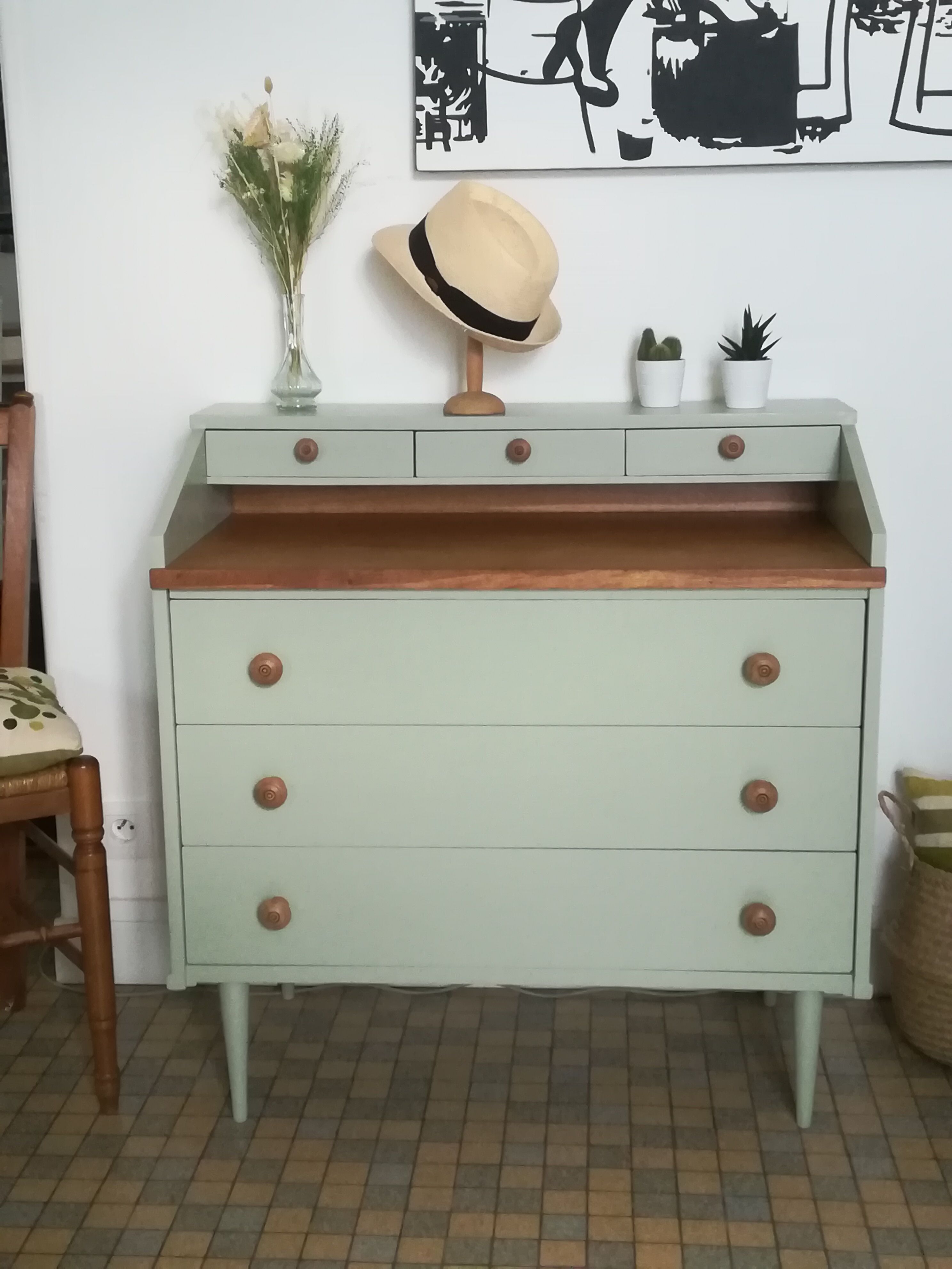 Vintage chest of drawers, extra desk