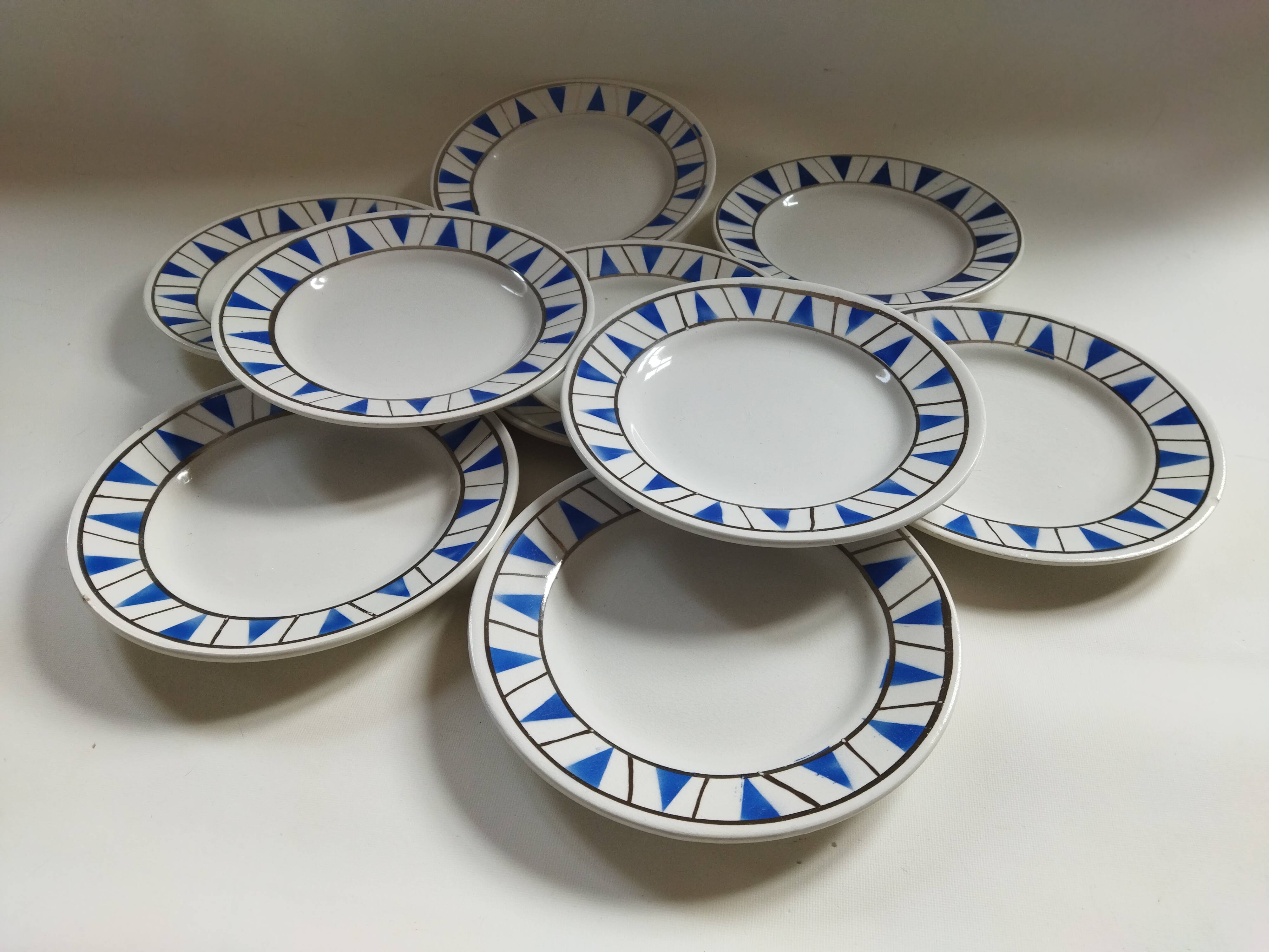 9 dessert plates Hamage & Moulin des Loups, Etoile bleu model