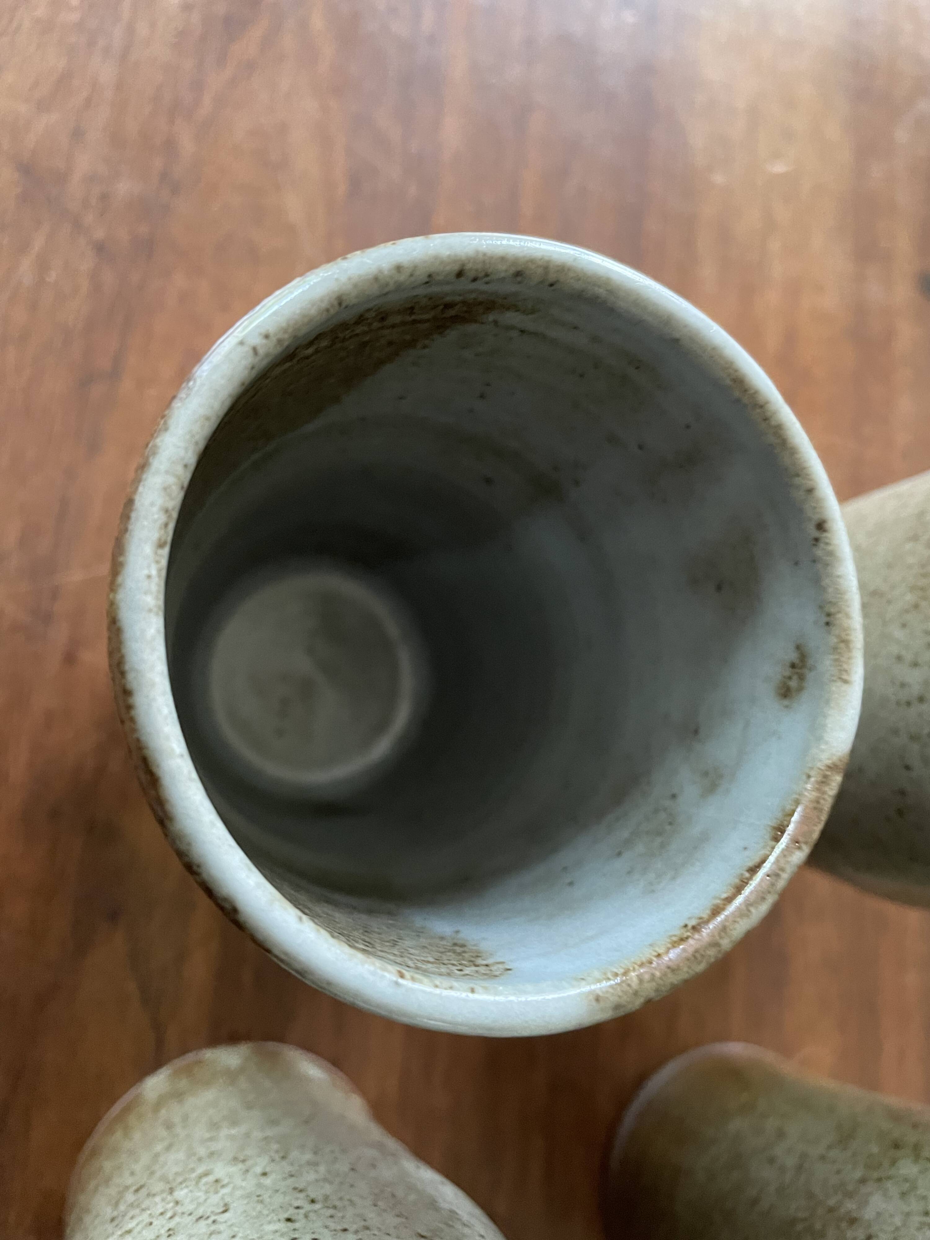 Mugs en grès émaillé vintage