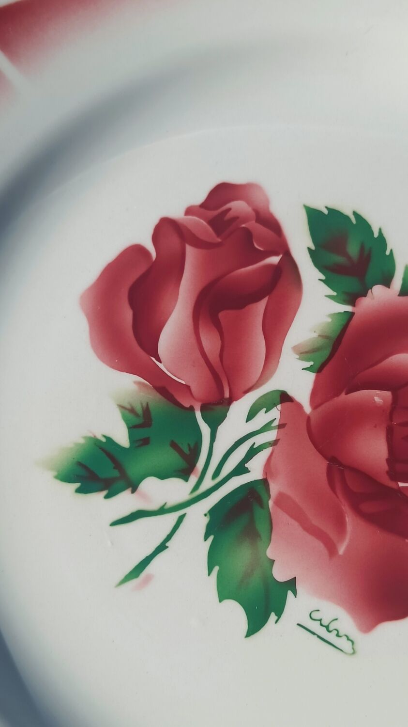 flat plates Digoin Sarreguemines Cibon – red roses decoration – vai