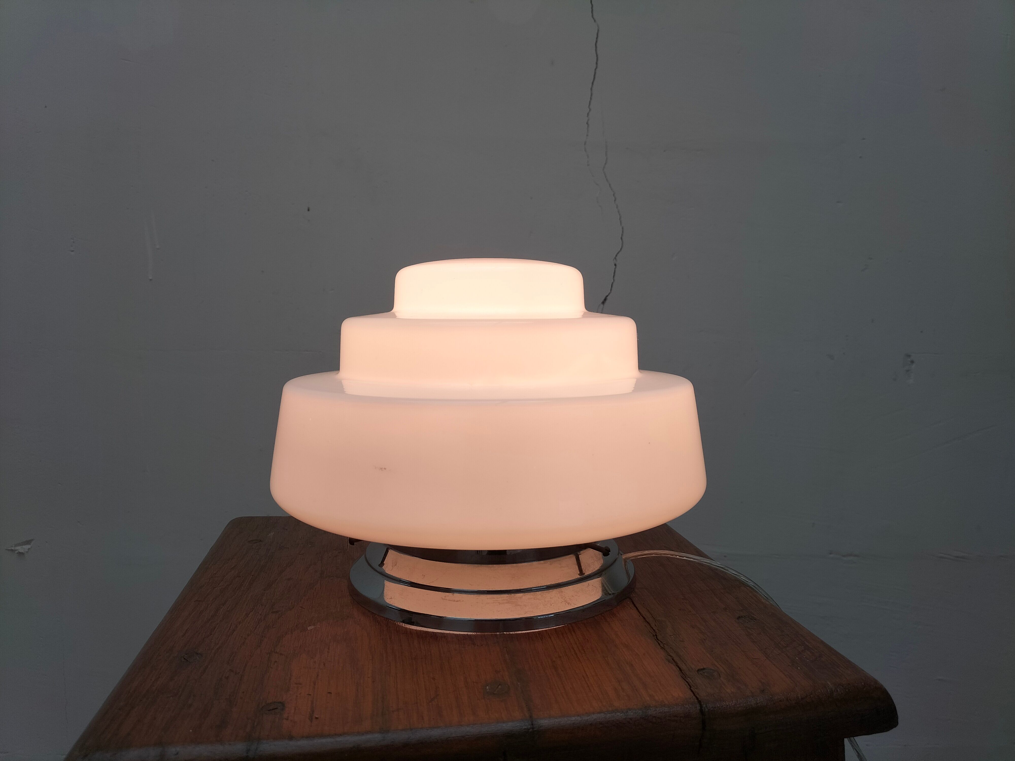 Art deco building lamp