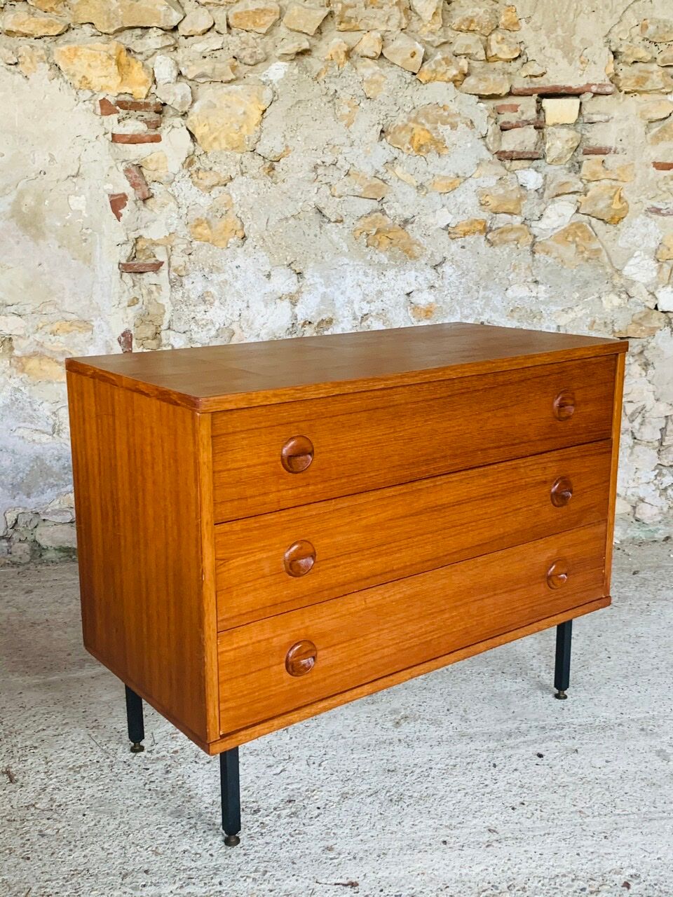 Vintage chest of drawers, Scandinavian teak style, circa 60 metal feet